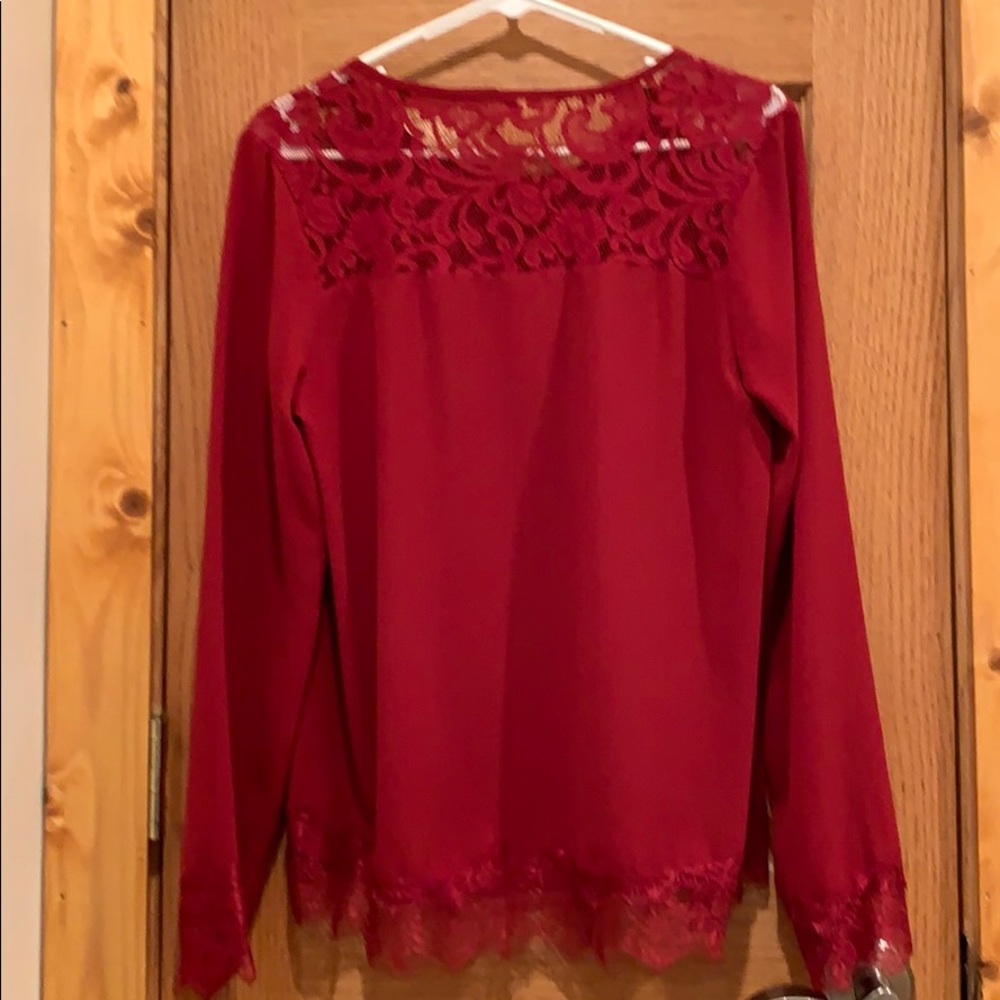 GORGEOUS deep red top w eyelash lace - Picture 6 of 9